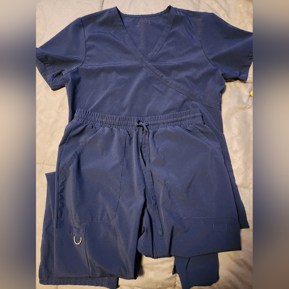 Stat medical wear scrub set